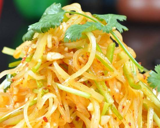 F03 Shredded Potato in Chili Sauce 炝拌土豆丝